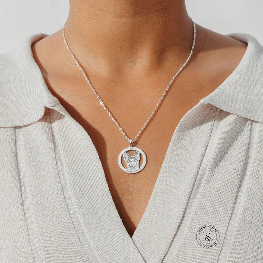 Life-Like Circle Necklace