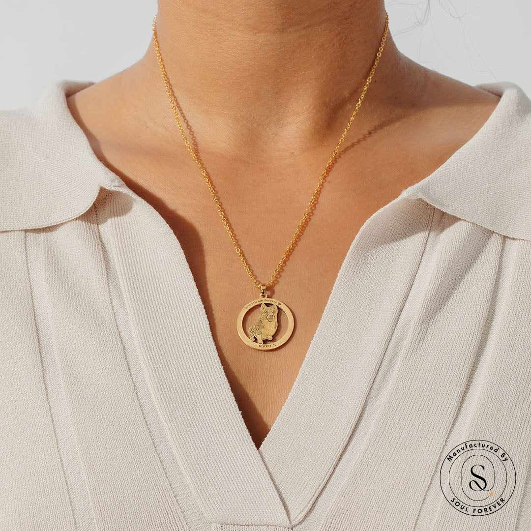 Life-Like Circle Necklace